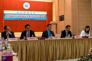 O Secretário para a Economia e Finanças, Leong Vai Tac, auscultou opiniões dos representantes da Associação Geral dos Chineses Ultramarinos de Macau.