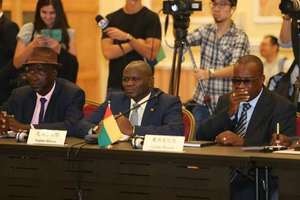 S. Exa. o Embaixador da Guiné-Bissau, Malam Sambú, e a sua delegação