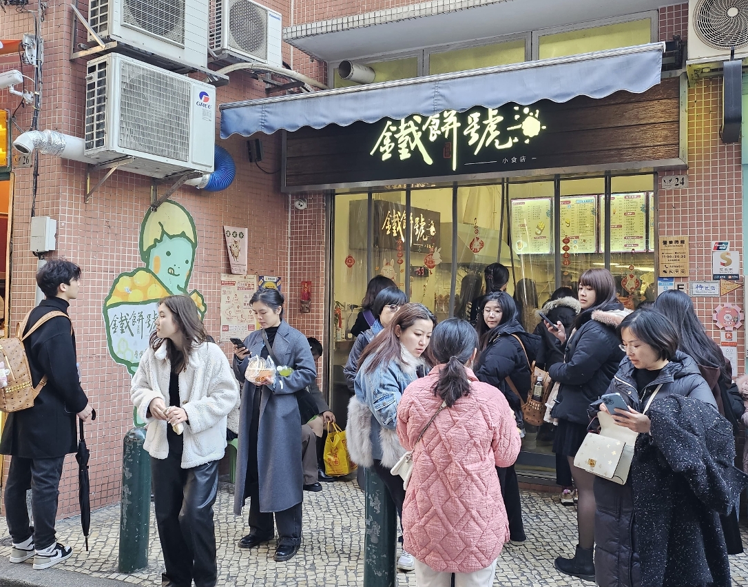 Turistas consumem em lojas com características dos bairros comunitários