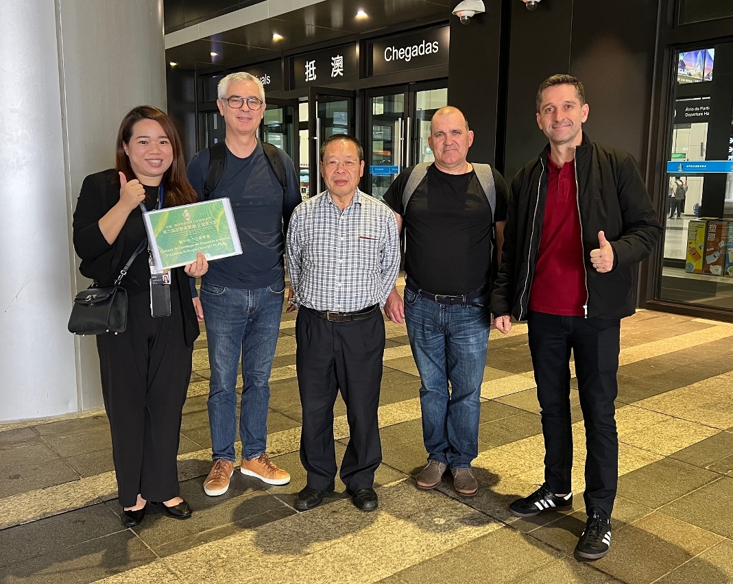 Os representantes convidados para a “Conferência dos Empresários” começaram a chegar a Macau