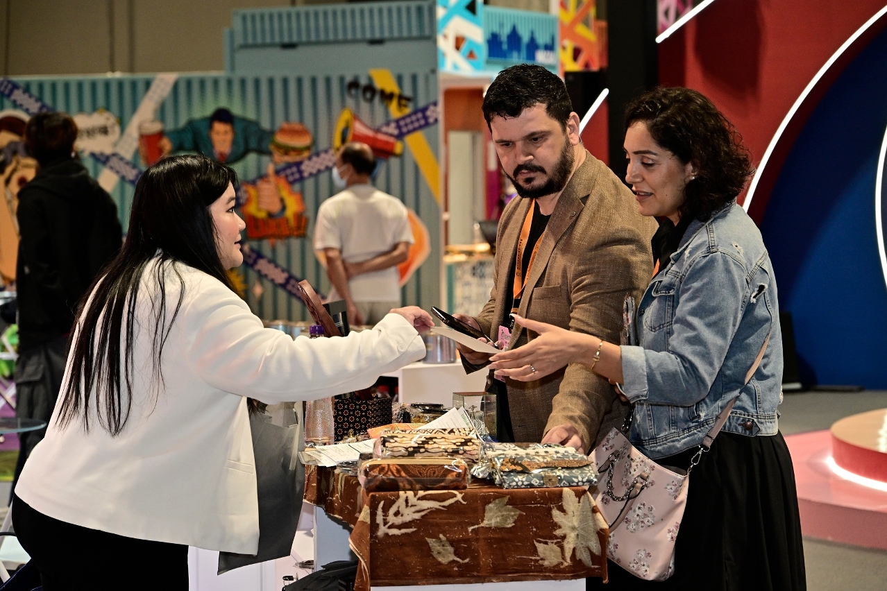 Expo de Turismo reúne expositores de todo o mundo para promover recursos e produtos turísticos