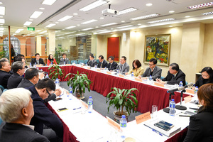 梁維特司長與澳門中小企業協進會負責人進行交流