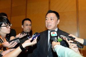 Lionel Leong afirma aperfeiçoar o mecanismo de substituição de trabalhadores não residentes