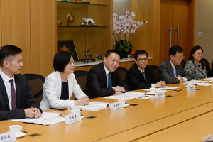 第八次港澳合作高层会议在香港举行