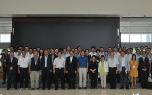  澳門企業家代表團與中國(廣東)自由貿易試驗區工作辦公室陳廣俊副主任及廣州南沙開發區管委會曾進澤副主任合照