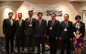 中國國際貿易促進委員會與中國駐幾內亞比紹大使王華合照