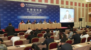 中国内地、肯亚、老挝、非洲等代表分享论坛上的收获