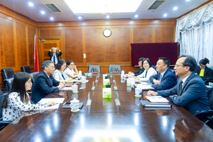 经济财政司司长梁维特一行和国家税务总局副局长王秦丰等举行工作会议