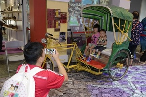 “Rua da Nostalgia” bastante popular entre os visitantes para tirar fotografias “Rua da Nostalgia” bastante popular entre os visitantes para tirar fotografias