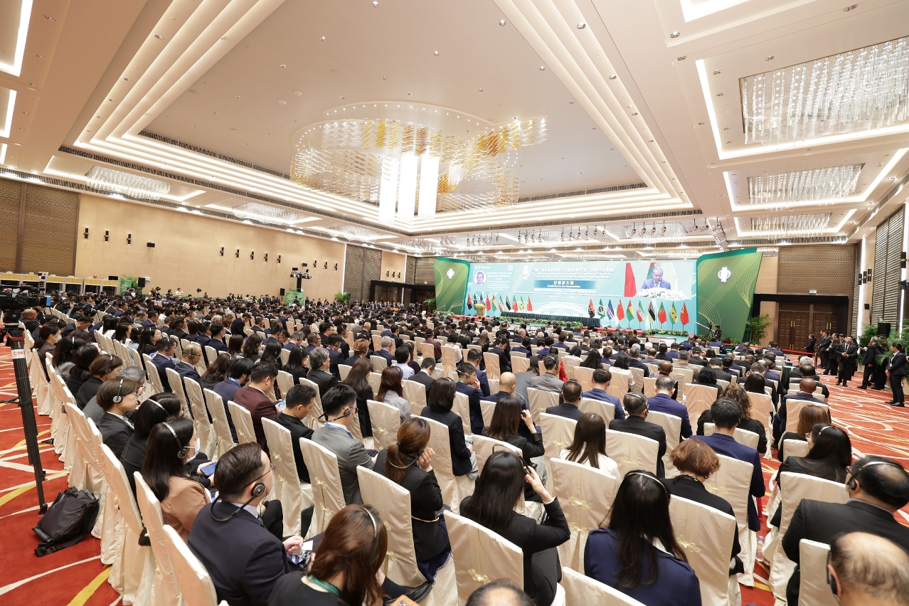 De Janeiro a Abril de 2024, foram realizadas com sucesso em Macau várias actividades de convenções e exposições importantes